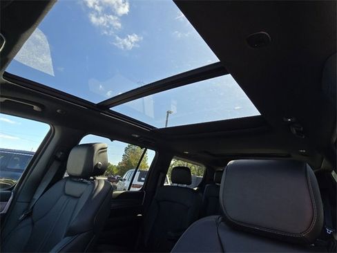 New 2025 Jeep Wagoneer Series III w/ Quick Order Package 25C Super image 10