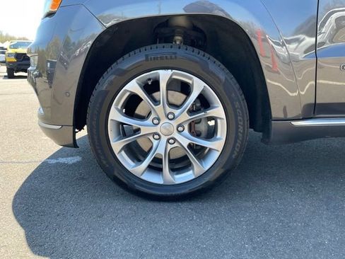 Used 2019 Jeep Grand Cherokee Summit w/ Platinum Series Group AWD/4WD image 38