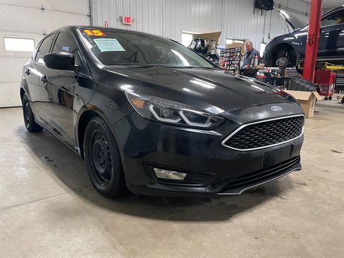 Used 2015 Ford Focus SE w/ Equipment Group 201A image 4