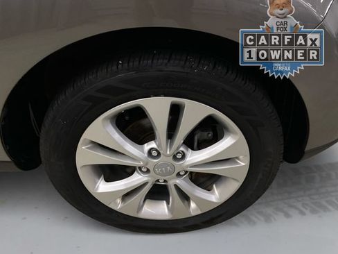 Used 2016 Kia Soul + FWD image 16
