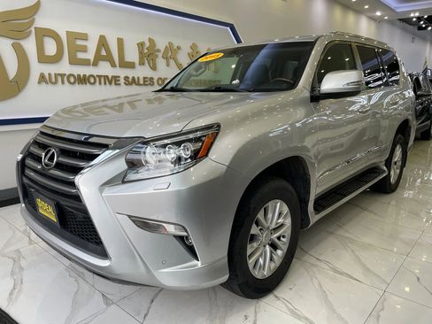Used 2015 Lexus GX 460 w/ Premium Package image 3