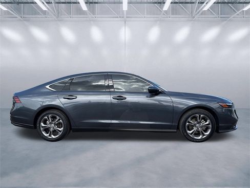 Used 2023 Honda Accord EX image 3