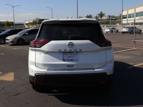 Used 2026 Nissan Rogue SV FWD image 5