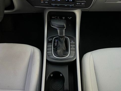 Used 2025 Hyundai Kona SEL image 15