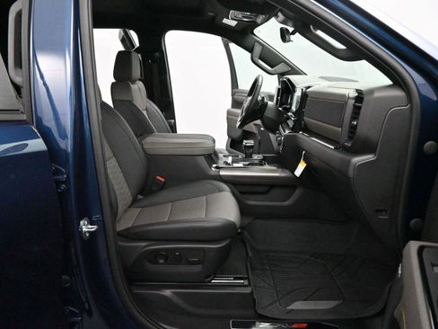 Used 2023 Chevrolet Silverado 1500 ZR2 w/ Technology Package image 31