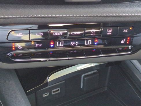 Used 2022 Buick Envision Preferred image 22