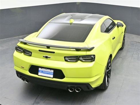 Used 2021 Chevrolet Camaro SS image 34
