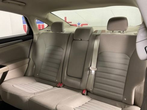 Certified 2017 Ford Fusion SE image 16