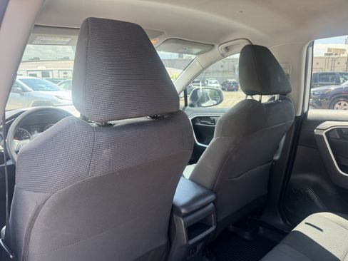 Used 2019 Toyota RAV4 LE w/ All Weather Liner Package AWD/4WD image 14