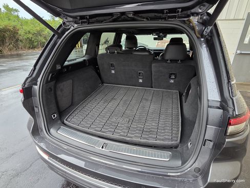 Used 2022 Jeep Grand Cherokee Summit AWD/4WD image 13