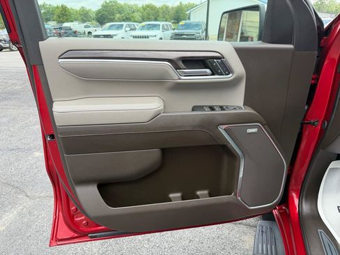 Used 2024 Chevrolet Silverado 1500 LTZ AWD/4WD image 12