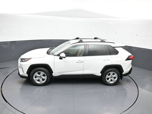 Used 2021 Toyota RAV4 XLE AWD/4WD image 39