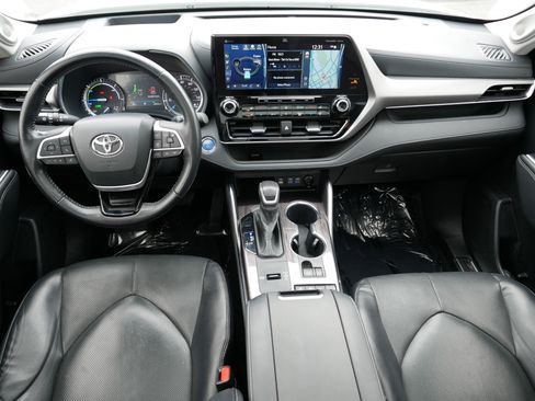 Used 2022 Toyota Highlander Platinum image 15