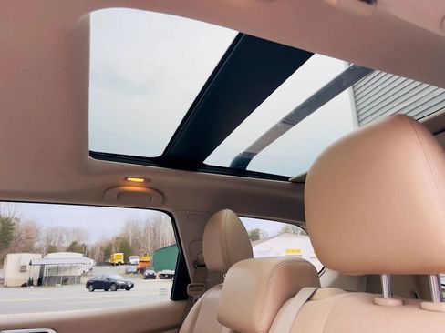 Used 2017 Nissan Pathfinder Platinum w/ Family Entertainment Package image 28