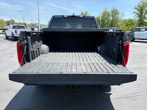 Used 2022 Toyota Tundra SR5 w/ SR5 Convenience Package AWD/4WD image 30