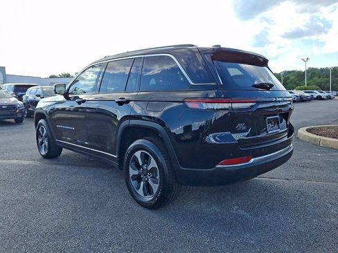 Certified 2022 Jeep Grand Cherokee Limited 4xe w/ Luxury Tech Group II AWD/4WD image 4