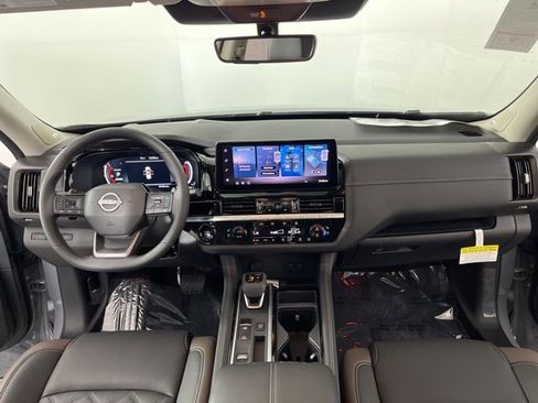 New 2026 Nissan Pathfinder Platinum image 39