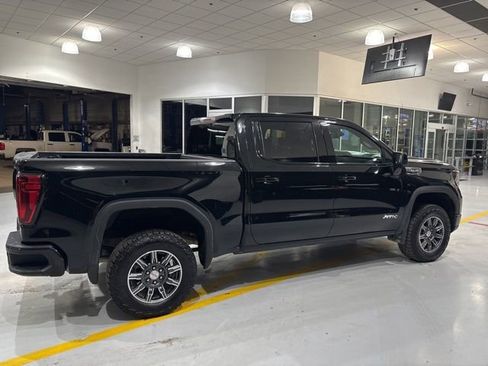 Used 2025 GMC Sierra 1500 AT4 image 10