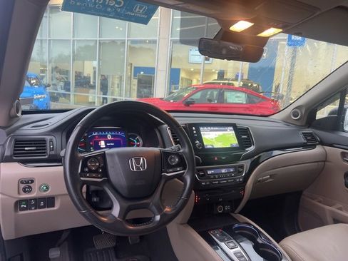 Certified 2020 Honda Pilot Touring image 20