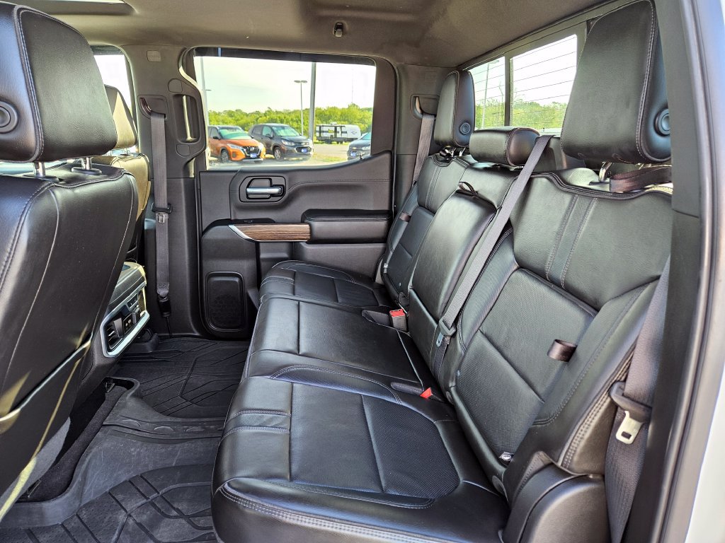 Used 2019 Chevrolet Silverado 1500 High Country w/ Technology Package AWD/4WD image 27