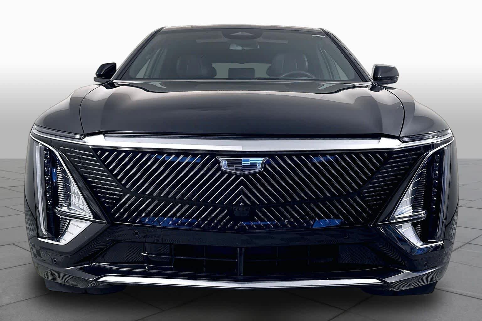 Used 2024 Cadillac Lyriq Tech AWD/4WD image 3