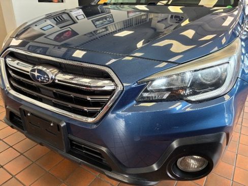 Used 2019 Subaru Outback 2.5i Limited AWD/4WD image 9