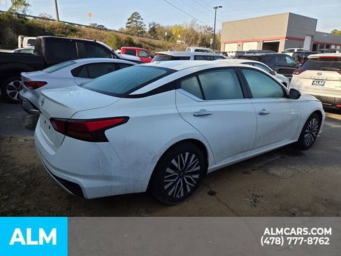 Used 2025 Nissan Altima 2.5 SV image 9
