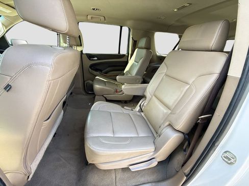 Used 2020 Chevrolet Suburban Premier image 25