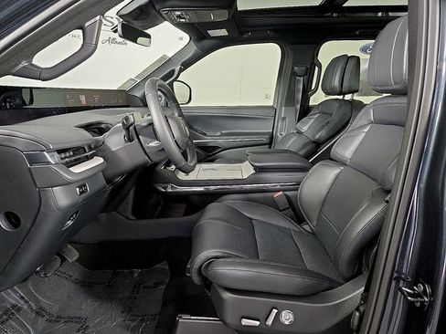 New 2025 Lincoln Navigator L Reserve w/ Jet Appearance Package AWD/4WD image 14