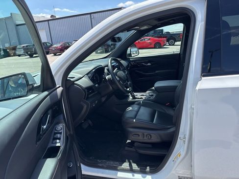 Used 2023 Chevrolet Traverse RS AWD/4WD image 33