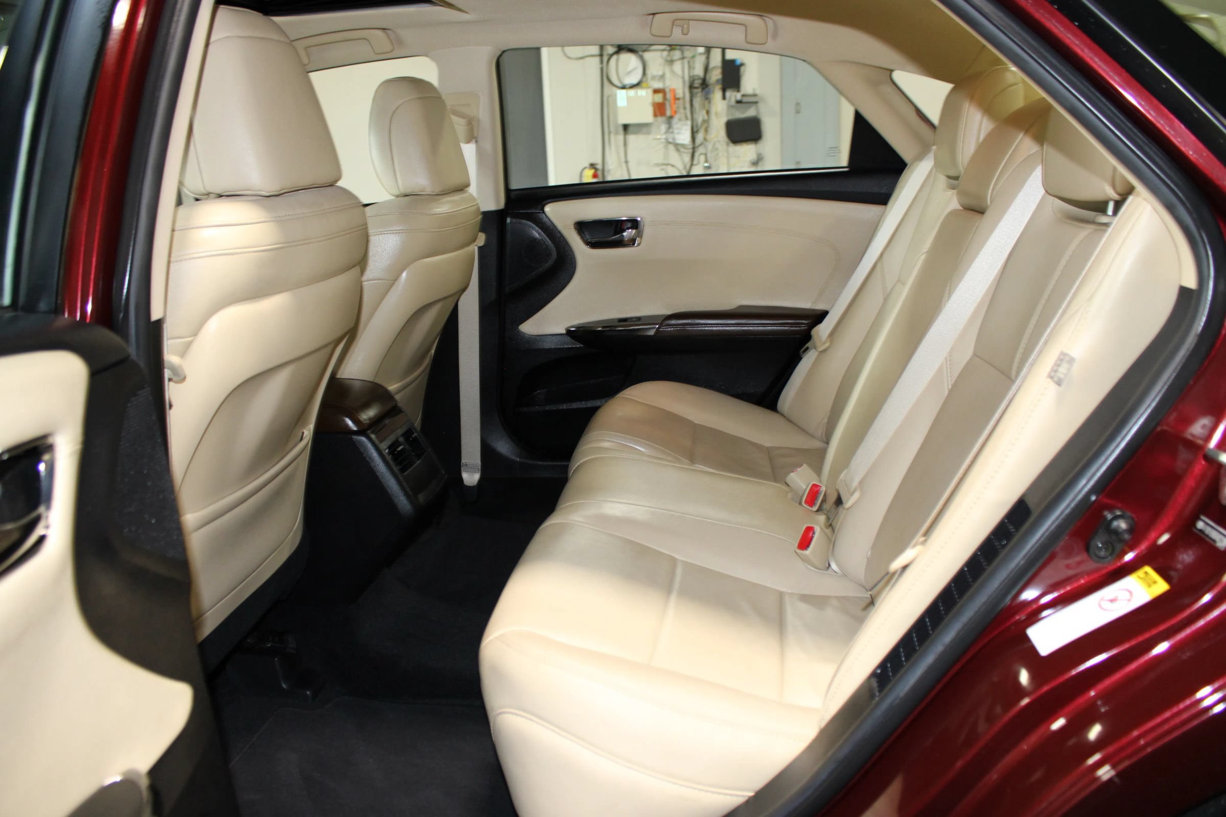Used 2014 Toyota Avalon XLE Touring FWD image 28