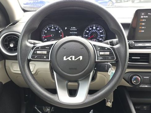 Used 2023 Kia Forte LXS w/ LXS Technology Package image 10