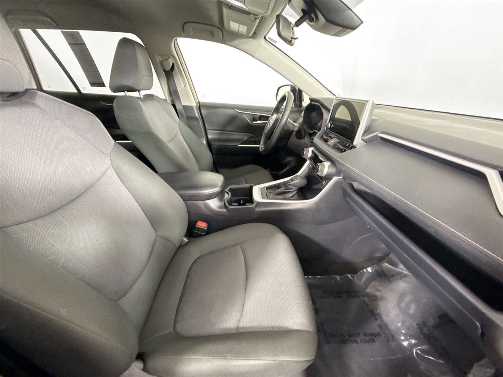 Certified 2025 Toyota RAV4 XLE FWD image 42