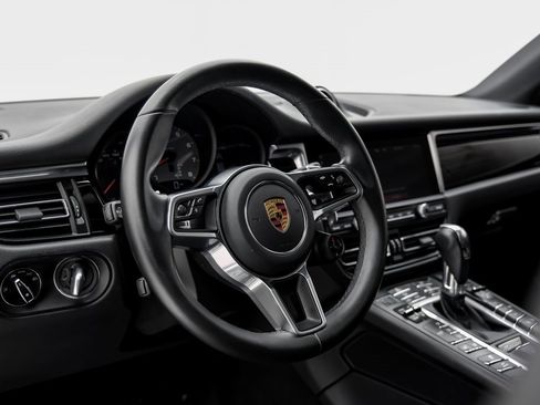 Used 2020 Porsche Macan S image 15