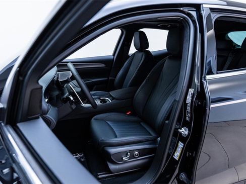 New 2024 Maserati Grecale GT image 20