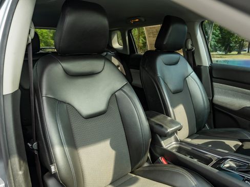 Used 2022 Jeep Compass Latitude w/ Convenience Group FWD image 19
