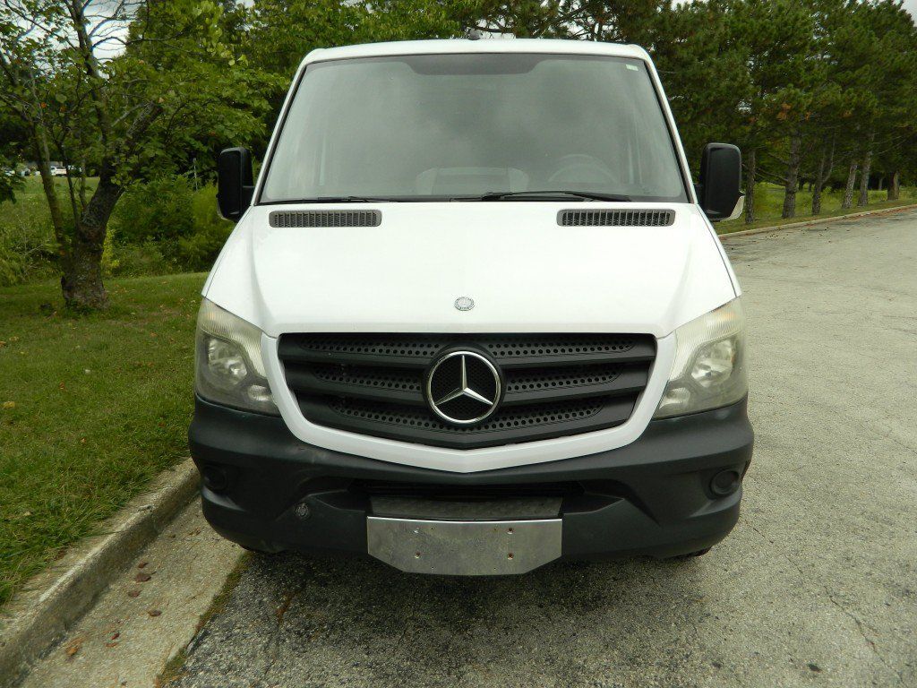 Used 2014 Mercedes-Benz Sprinter 2500 image 2