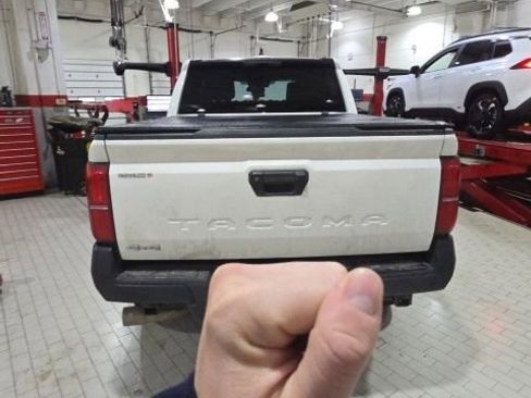 Used 2024 Toyota Tacoma SR image 8