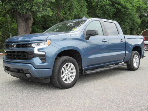 Used 2024 Chevrolet Silverado 1500 RST w/ Convenience Package II AWD/4WD image 3