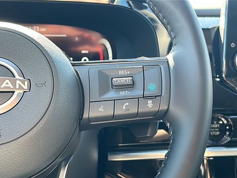 New 2025 Nissan Pathfinder Platinum image 18