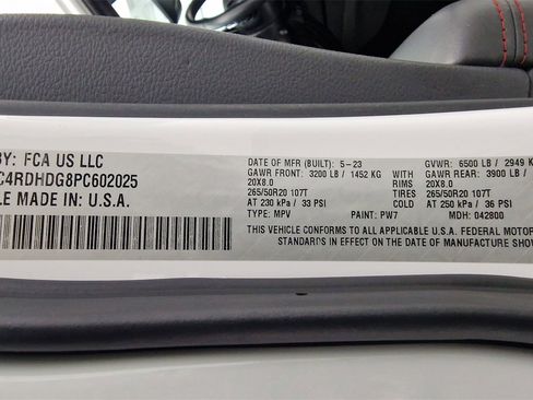 Used 2023 Dodge Durango GT image 11