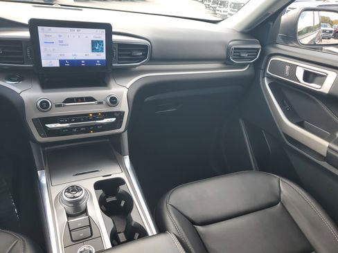 Used 2023 Ford Explorer XLT w/ Equipment Group 202A image 18