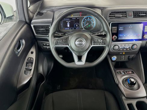 Used 2023 Nissan Leaf S image 16