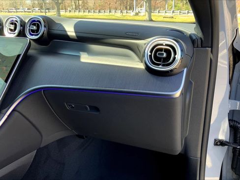 Certified 2025 Mercedes-Benz GLC 300 4MATIC image 10