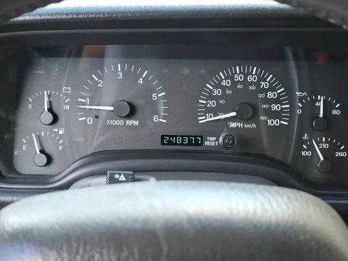 Used 2000 Jeep Cherokee Sport AWD/4WD image 18