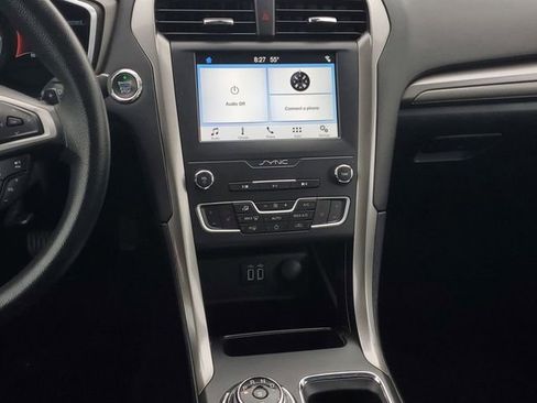 Used 2019 Ford Fusion SE AWD/4WD image 14