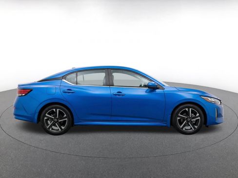 Used 2025 Nissan Sentra SV FWD image 10