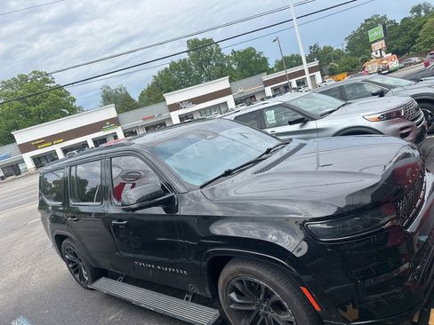 Used 2022 Jeep Grand Wagoneer Series II AWD/4WD image 64