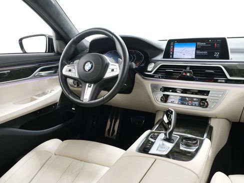 Used 2022 BMW 750i xDrive w/ Executive Package AWD/4WD image 10