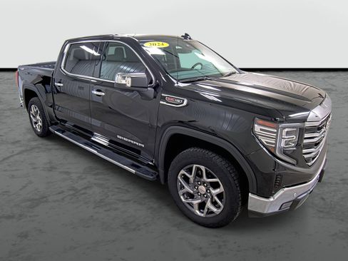 Used 2024 GMC Sierra 1500 SLT w/ SLT Premium Plus Package image 5